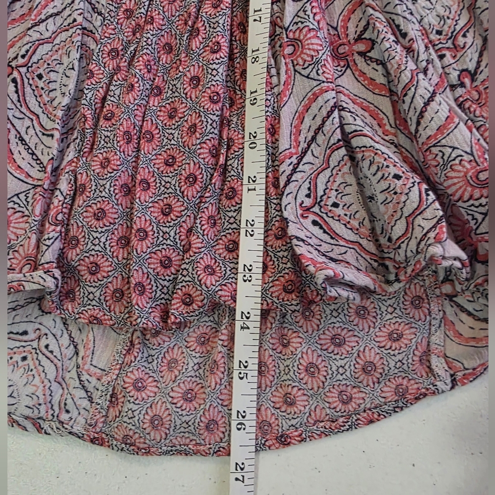 Crown & Ivy Pink and White Patterned Top Women Floral Sleeveless - Picture 7 of 7